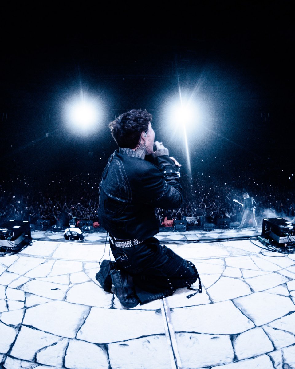 Bring Me The Horizon tweet media
