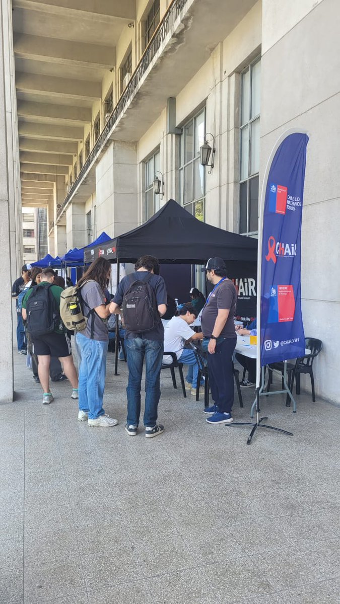 SeremiSaludRM's tweet photo. Hoy nuestro equipo del #Criaps se encuentra en la Facultad de Medicina de la Universidad de Chile en Independencia, apoyando a @CHAIR_VIH en la Feria de Salud Campus Eloísa Díaz, donde se tomarán Test Rápido de VIH hasta las 15:00 horas. 

#HazteElTest https://t.co/9FkeZWMr0d