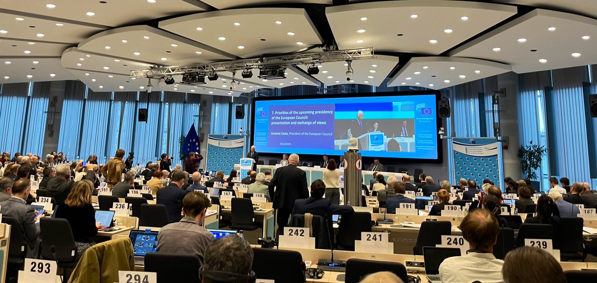 ”We need peace, but what kind of peace? Only the kind of peace that is acceptable to the Ukrainian people”

Näin totesi Eurooppa-neuvoston tuore pj Antonio Costa Euroopan talous- ja sosiaalikomitean täysistunnolle.

Costa aloitti sunnuntaina kautensa vierailulla Ukrainaan.
🇺🇦🇪🇺👏
