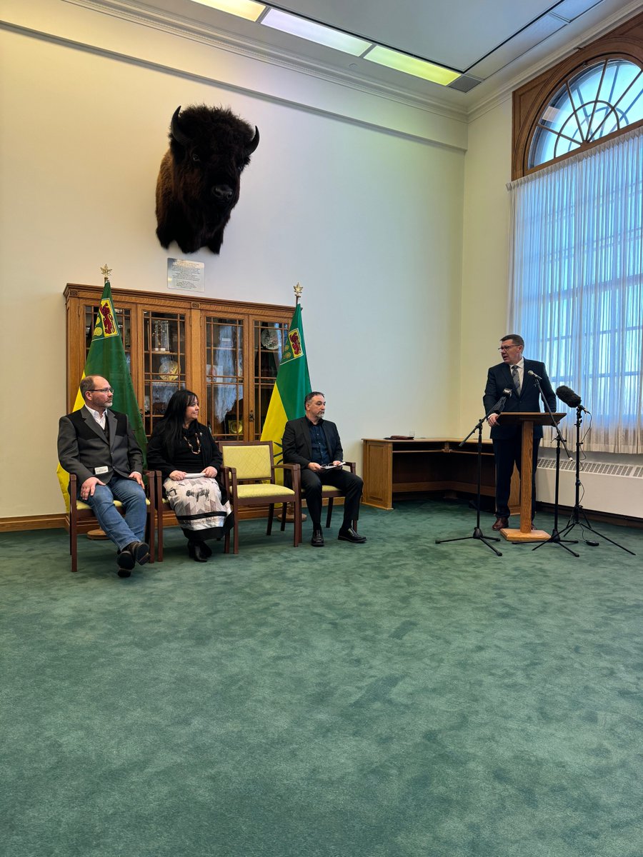 NCIAF_Canada's tweet image. Tansi! On Dec 3, we unveiled a bison shoulder mount on Treaty 4 territory, honouring its sacred role in Indigenous culture.

Grateful to our partners &amp;amp; leaders who joined us. May it inspire unity, resilience &amp;amp; care for the land. Hiy hiy!

#IndigenousFoodSystems #Sustainability