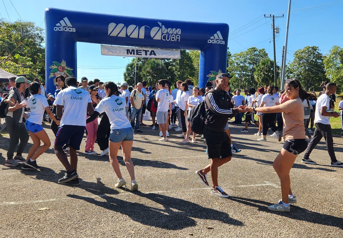 💚🎉Durante estas jornadas de celebraciones por el 60 aniversario de la CUJAE,  han sido días de rememorar buenos momentos en los pasillos, en las aulas.

💬Conversamos con algunos cujaeños para conocer sus experiencias.

👀Léalo aquí
juventudtecnica.cu/articulos/60-a…