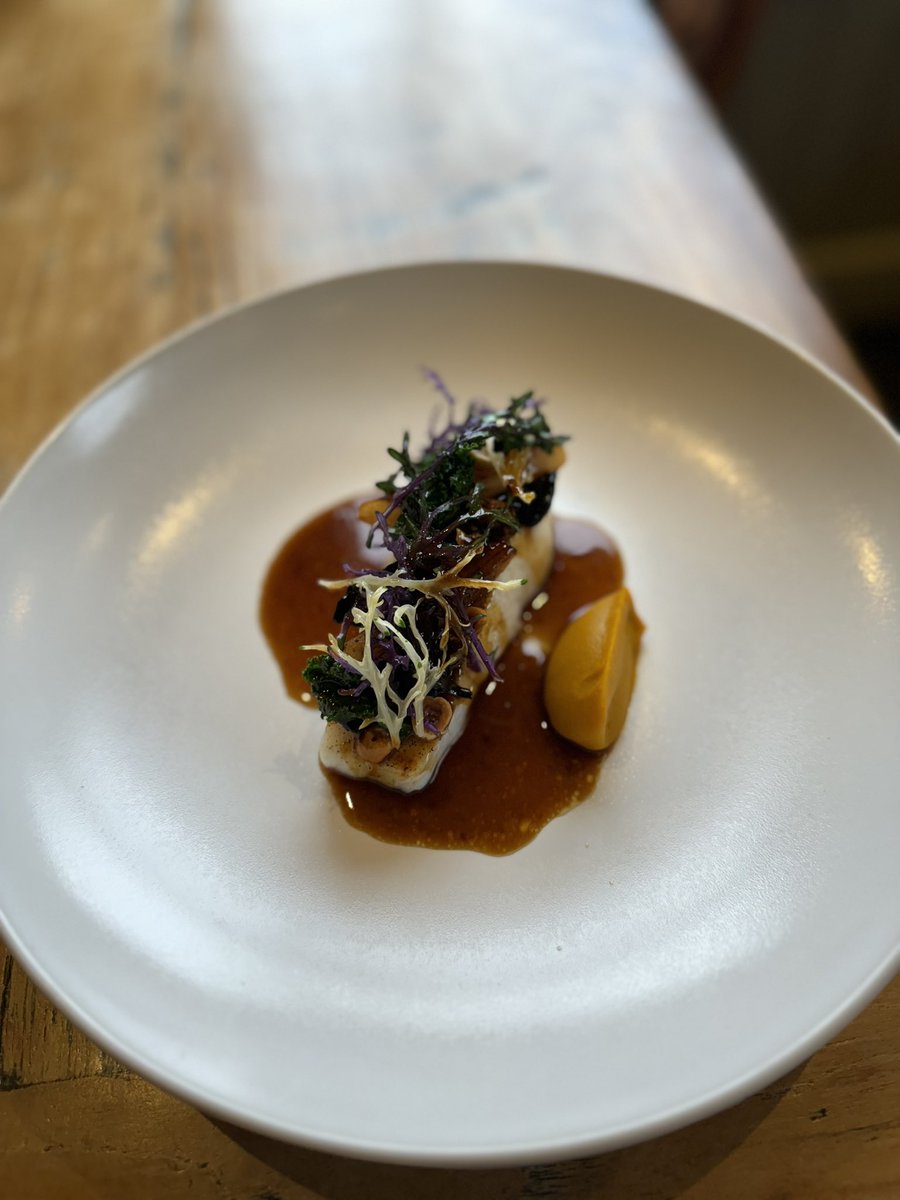 TheKentishHare's tweet image. Line caught Cornish pollack - Delicia pumpkin, trompettes, hazelnut, chicken jus gras
#maincourse #alacarte #fish #fishdish #pollack #trompette #pumpkin #seasonal #seasonalfood #kent #kentrestaurant #top50gastropubs #michelinguide #thekentishhare