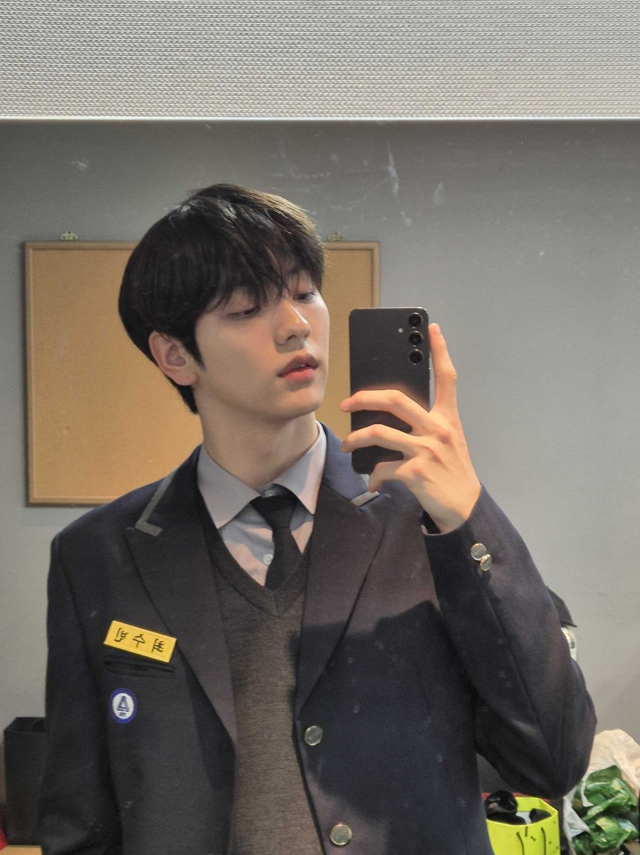 내가 영원히 제일 사랑하는
우리 수빈이의 생일을 너무너무 축하해 🤍
이젠 수빈이 생일로 겨울을 맞이하는 게 
너무나도 당연해진 것 같은데
그만큼 수비니가 내 삶에 자연스레 녹아있음을 느껴
하고픈 말을 한 마디에 담을게 많이 사랑해♡

#수빈이가눈꽃으로피워낸한페이지
#OurOceanOfLoveSoobin