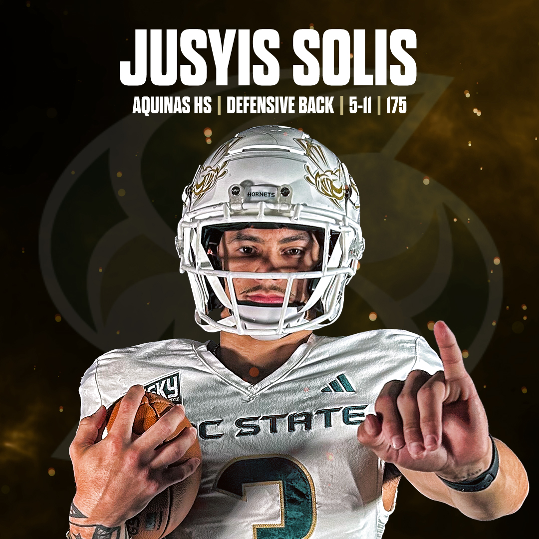 SacHornetsFB's tweet photo. Welcome Jojo Solis! A safety who starred on both sides of the ball at Aquinas HS in San Bernardino. #StingersUp https://t.co/A0qm5R11vv