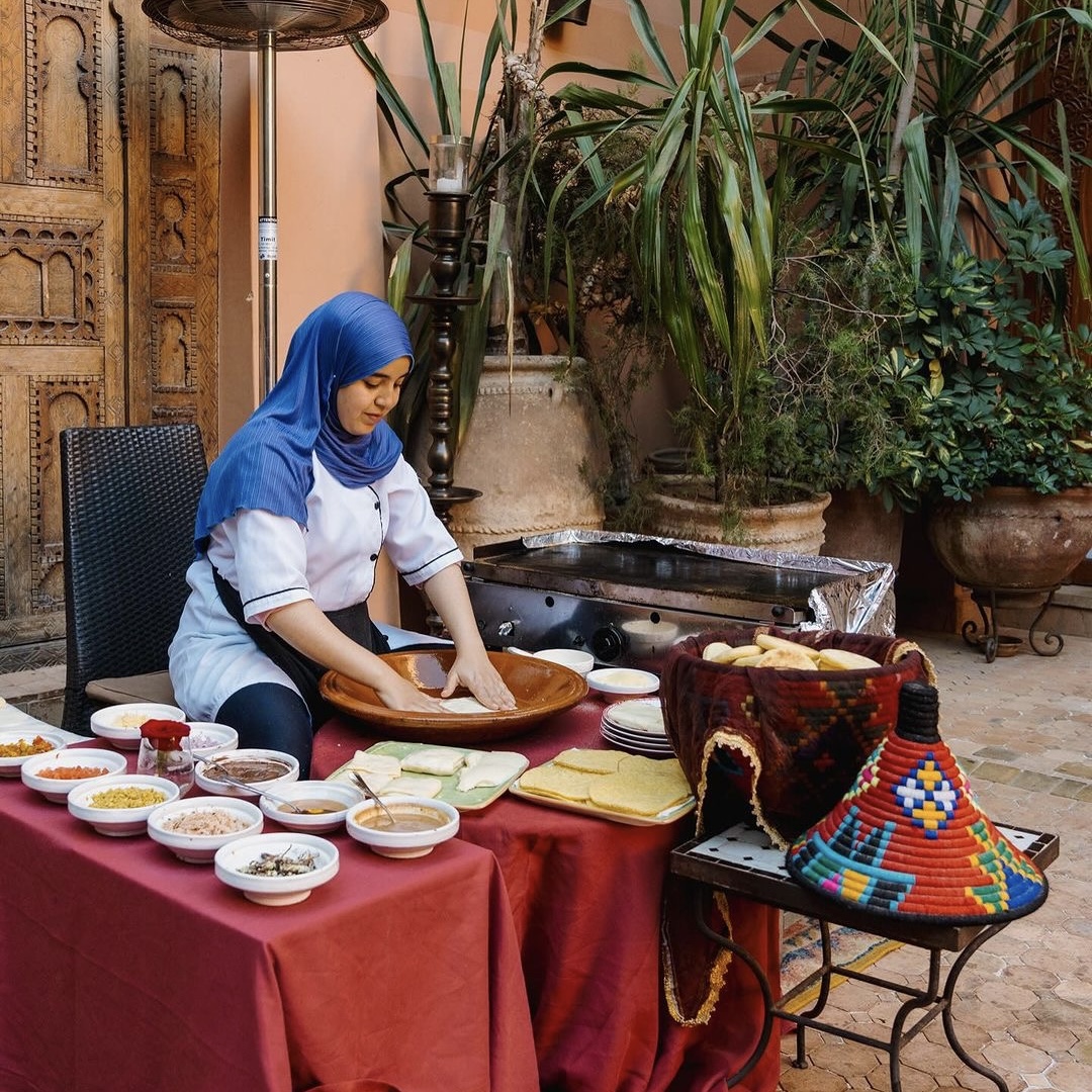 cyplon's tweet photo. Highlights include: 
🍴Two exquisite fine-dining restaurants 
🎶A piano-jazz bar for elegant evenings 
🧑🏽‍🍳A renowned cookery school, where guests can master the art of Moroccan cuisine https://t.co/0PCAxVy69j