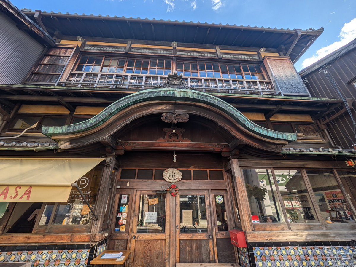 caramelnonchan's tweet photo. 京都　西陣へ
落ち着いた街並み
ゆっくり拝観できるお寺
美味しいごはん屋さん
地元の人が自転車で行き交い
時々機織りの音が聞こえる
2024.11.21
#Nonの秋旅
#さらさ西陣
#妙顕寺 https://t.co/cLwK5ToWLz