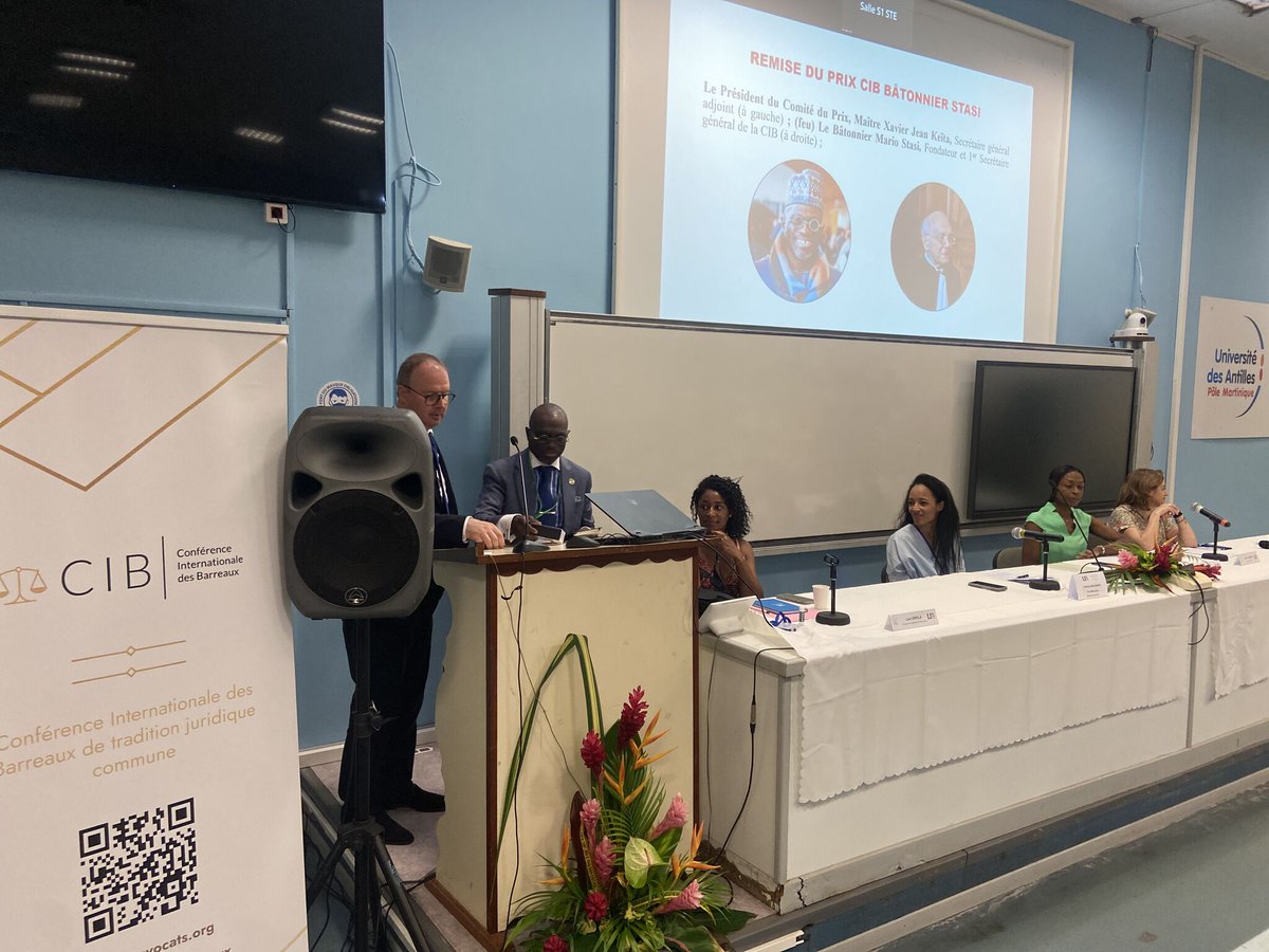 CIB_Avocats's tweet photo. Remise du Prix CIB Bâtonnier STASI au Bâtonnier Jacques Letang représenté par le Bâtonnier Stanley Gaston et la délégation d'Haïti. https://t.co/lkJHGG2fCh