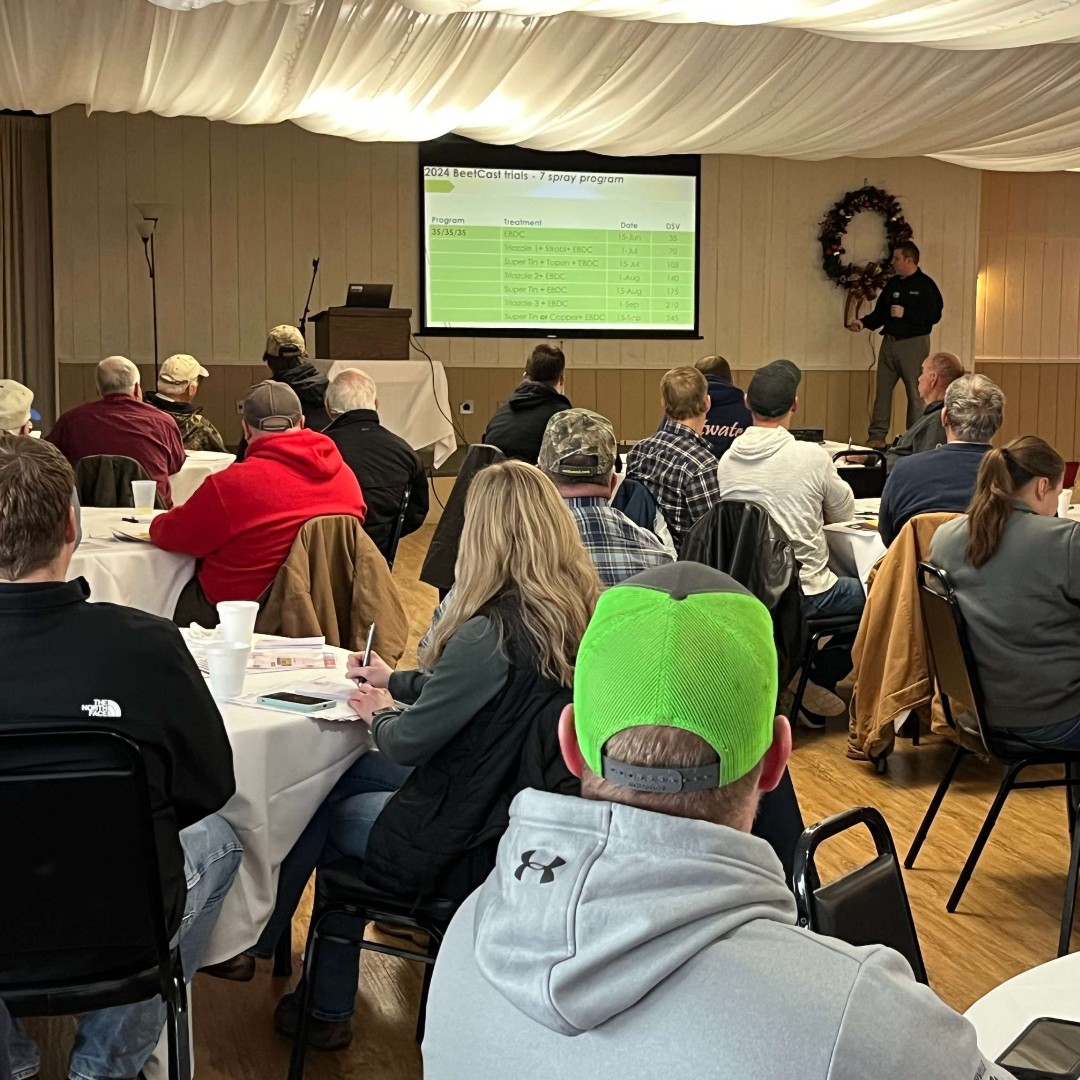 Day 2 of Michigan Seed Week wrapped with Tyler Ring presenting to #MichiganSugar growers about #Hilleshog news and updates for 2025. Day 3 is in full swing. Dr. Corey Guza, Michigan Sugar, discusses increasing leaf disease concerns and management. In Ubly today.