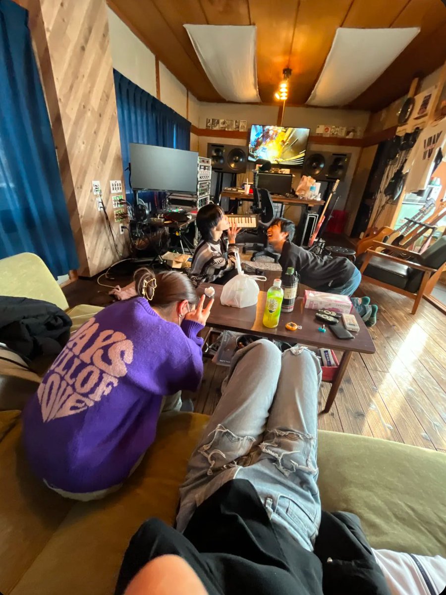 collaboron_'s tweet photo. 【RECしました！】
昨日は、コラボ論の新曲レコのため村でレコーディングをしました！！
楽器隊は終わり残りはボーカルとコーラスのみ！
みなさん期待して待っててね。

#バンド　#レコーディング #名古屋 https://t.co/0BZDEN3KD9