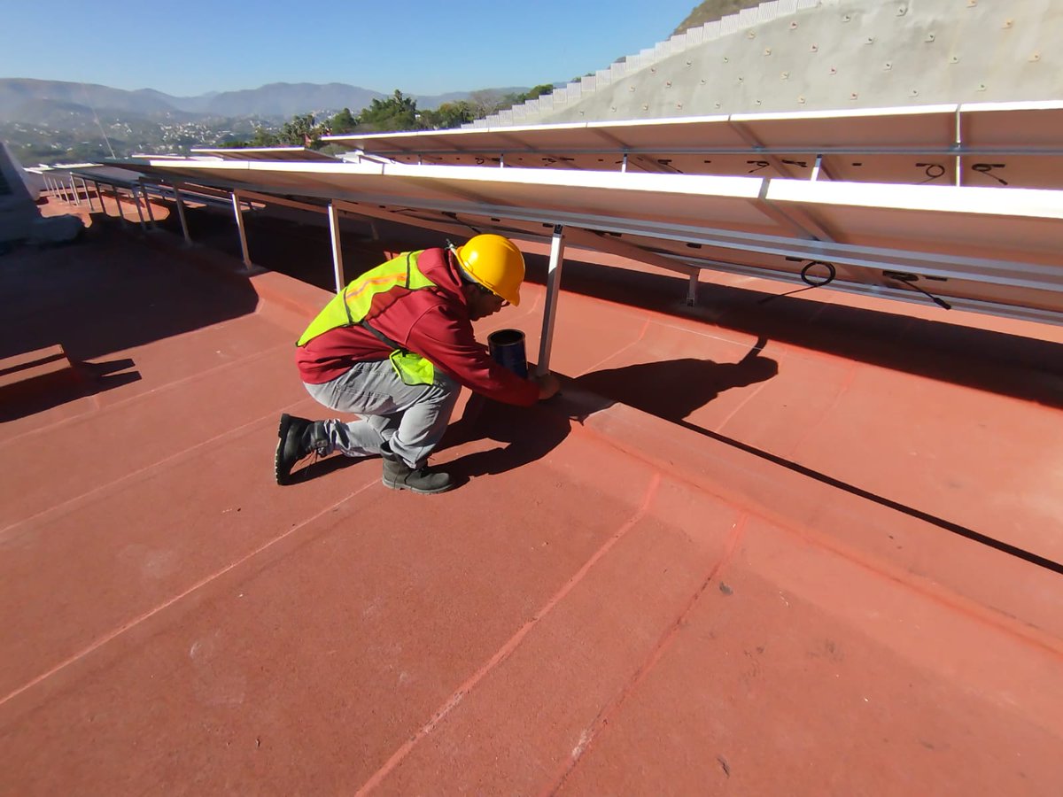 Daniel García (@danugarcia) on Twitter photo En proceso de instalación. Sistemas de calentamiento solar de agua en hospitales públicos. Permiten ahorrar más del 70% del consumo de gas y destinar esos recursos a las atenciones prioritarias del hospital. <a href="/anes_oficial/">ANES</a> <a href="/matters_mx/">Marisol Oropeza</a> <a href="/solarthermal/">Solarthermalworld</a> En proceso de instalación. Sistemas de calentamiento solar de agua en hospitales públicos. Permiten ahorrar más del 70% del consumo de gas y destinar esos recursos a las atenciones prioritarias del hospital. <a href="/anes_oficial/">ANES</a> <a href="/matters_mx/">Marisol Oropeza</a> <a href="/solarthermal/">Solarthermalworld</a>