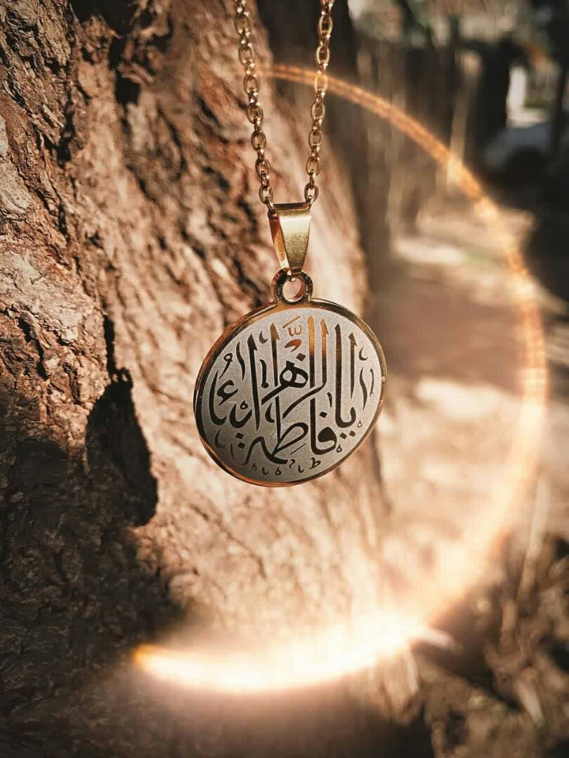 AMasihh's tweet photo. خدا همه‌ی ارادتش را به علی (علیه السلام) نشان می‌دهد؛ «با زهرا (سلام الله علیها).»🌼🍃

#مدافع_ولایت 
 #یادگار_رسول https://t.co/5NLc4JjHDt