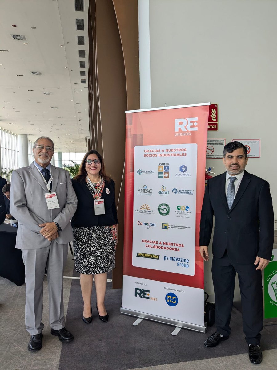 Pachifula's tweet photo. Hoy #APAPROPH En el evento de energía limpia más importante de la región. Gracias a @rgalues en compañía del vicepresidente de APAPROPH Diego Alonso Salazar. Capacitándonos para llevar el futuro a la propiedad horizontal. #redsolar #energialimpia #panelsolar #ongrid #offgrid https://t.co/tbqUtIb0te