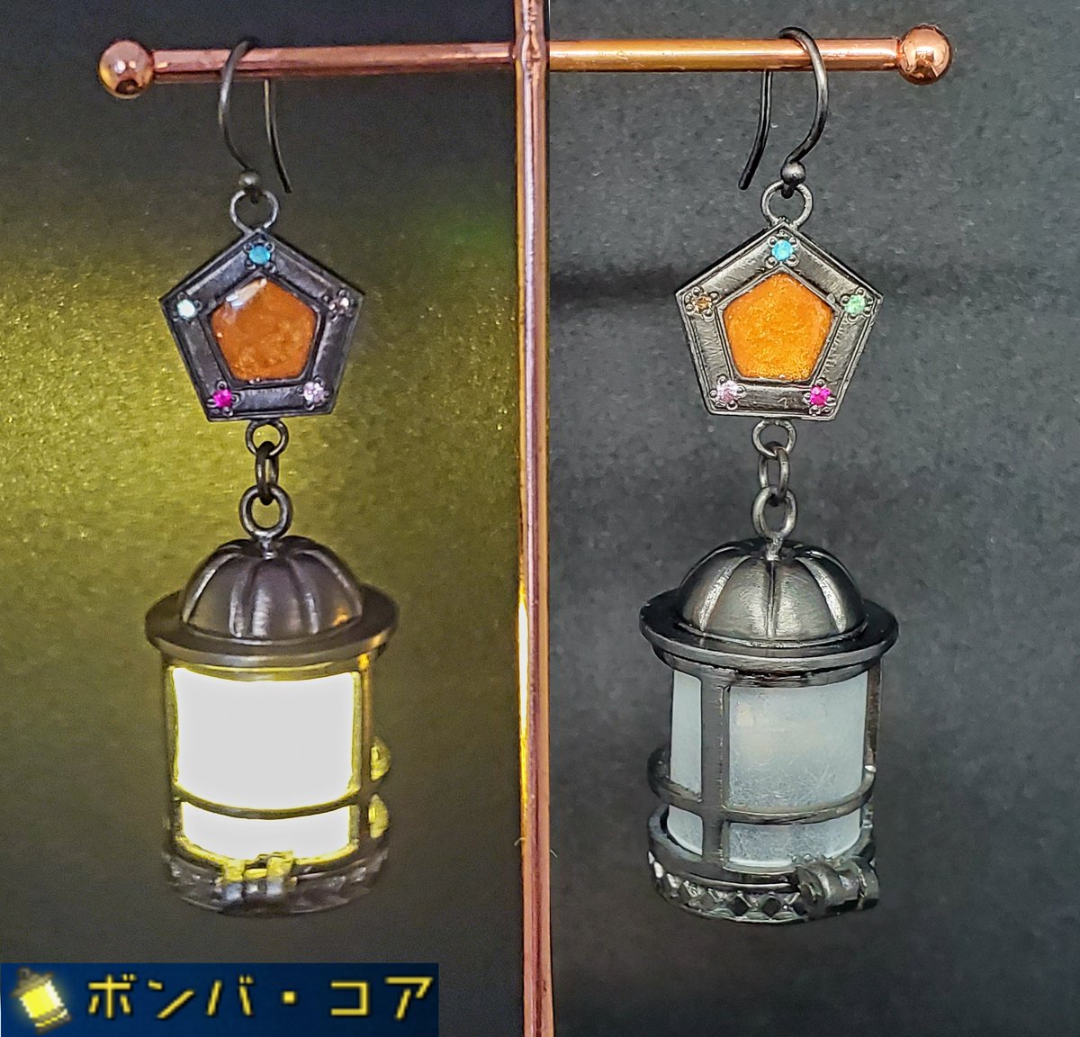 椿ページ A JAPANESE TWO-PANEL SILVER LEAF ROOM DIVIDER 屏風 (BYÔBU