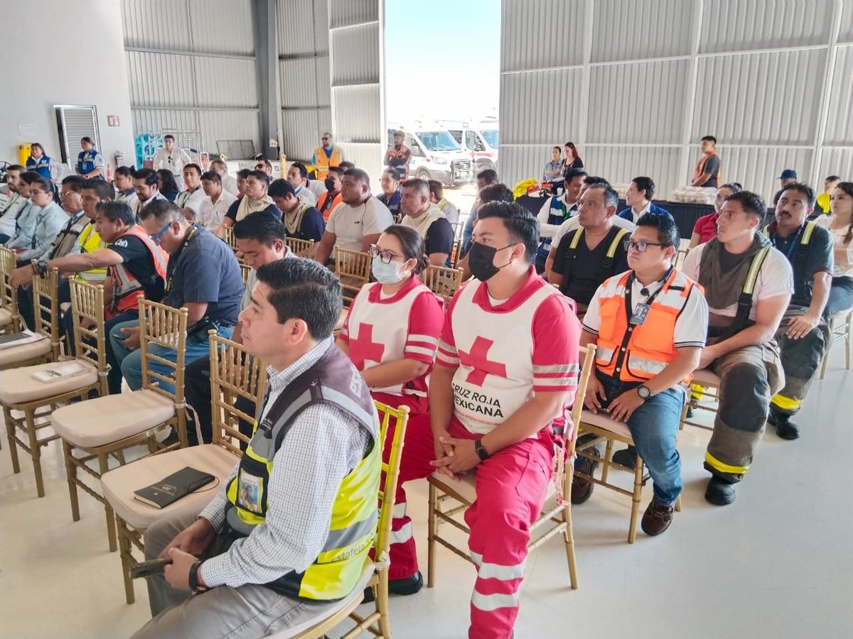 procivy's tweet photo. Estuvimos presentes en el #simulacro realizado en el Aeropuerto de #Mérida. 

Donde pudimos verificar la excelente coordinación de los equipos de respuesta ante alguna emergencia.

#ProteccionCivil https://t.co/lVluBGAb37