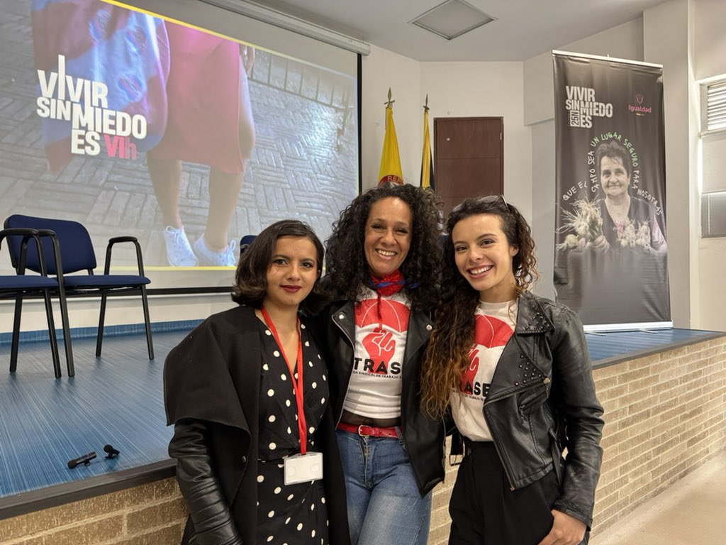 A S T R A S E X tweet media