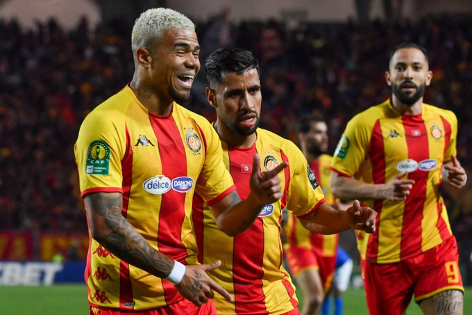 Espérance Tunis players celebrate.