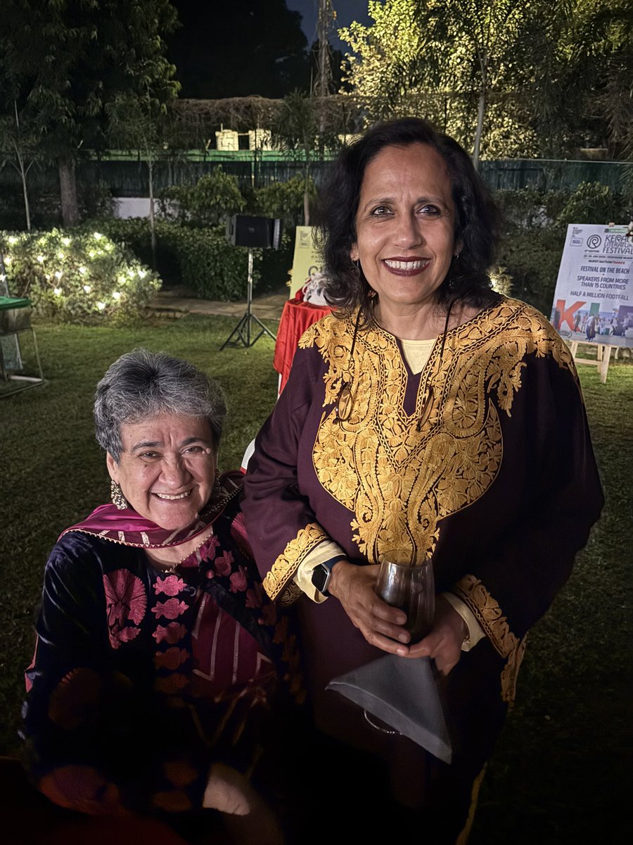 “Books on the Beach” — a curtain raiser for the 8th edition of <a href="/KeralaLitFest/">KeralaLiteratureFest</a> at Dr <a href="/ShashiTharoor/">Shashi Tharoor</a> ‘s residence. 📚