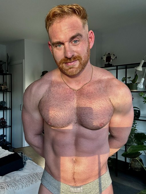 Watch Jonasjacksonxxx's leaked NSFW photo on TwXstars