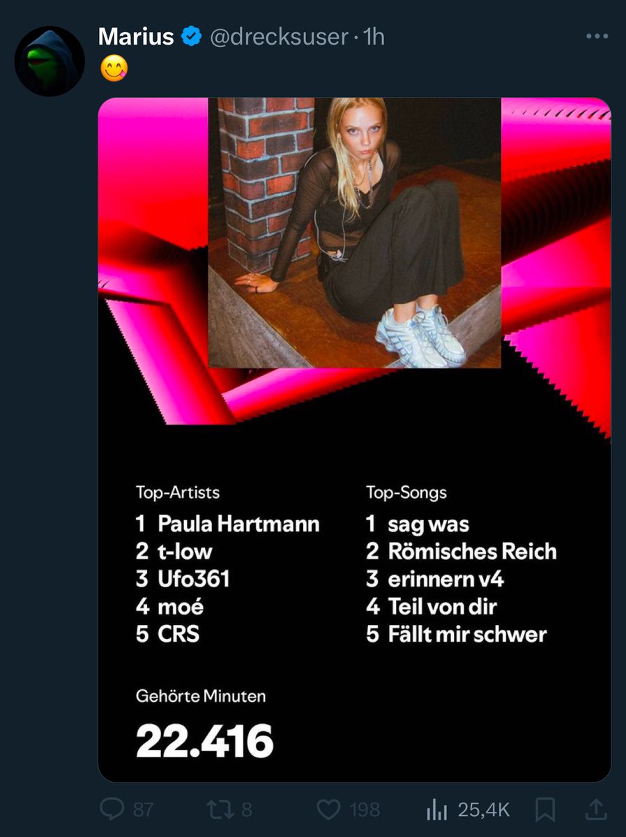 ykkegroupie's tweet photo. ich würde direkt das lenkrad nach links reißen wenn drecki mich fragen würde ob er das aux kabel haben darf https://t.co/hw62E7uZ0R
