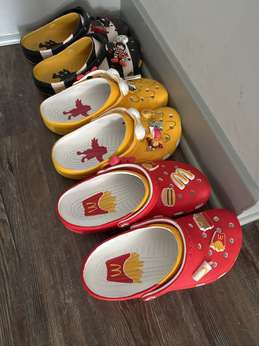 Megan Bess tweet media