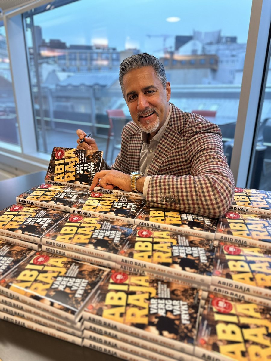 VELDIG mange ville ha signert bok tilsendt hjem,  trolig mange julegaver🎄Og på forespørsel fra flere har <a href="/ARKbokhandel/">ARKbokhandel</a> åpnet for ny runde med  personlig signerte bøker🎅🏽 Så bruk lenken her om du vil ha tilsendt signert julegave til noen🤗👉🏽 ark.no/produkt/boker/…