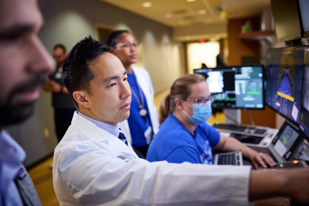 An incredible story about a patient who got an unexpected diagnosis for his age.

Recognizing the urgency to reach younger people, in 2021 <a href="/SitemanCenter/">Siteman Cancer Center</a> established the Young-Onset Colorectal Cancer Prog. <a href="/adapthyun/">Hyun Kim</a> leads this effort &amp; patient studies.

bit.ly/4i35Ay0