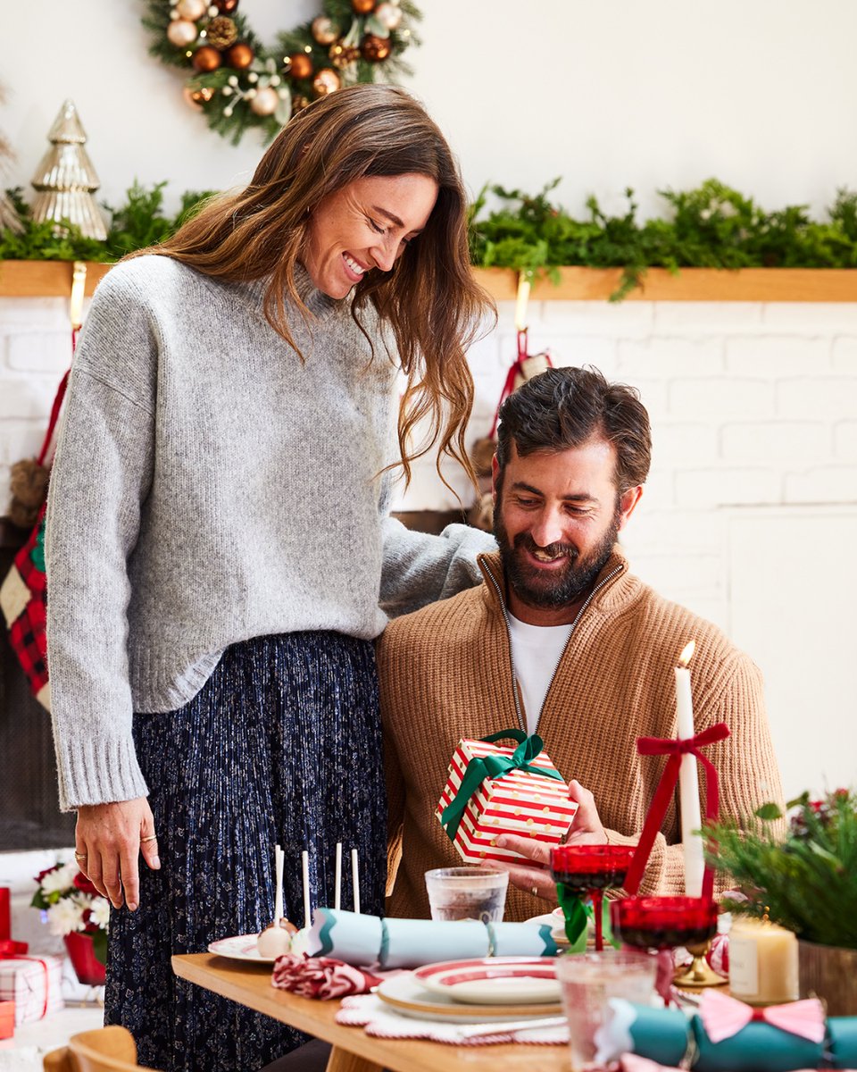 Find the joy in giving with specially curated gifts and unique finds from the Holiday Marketplace 🎄✨

Find heartfelt flowers, gifts, and more: bit.ly/4f4BPLh