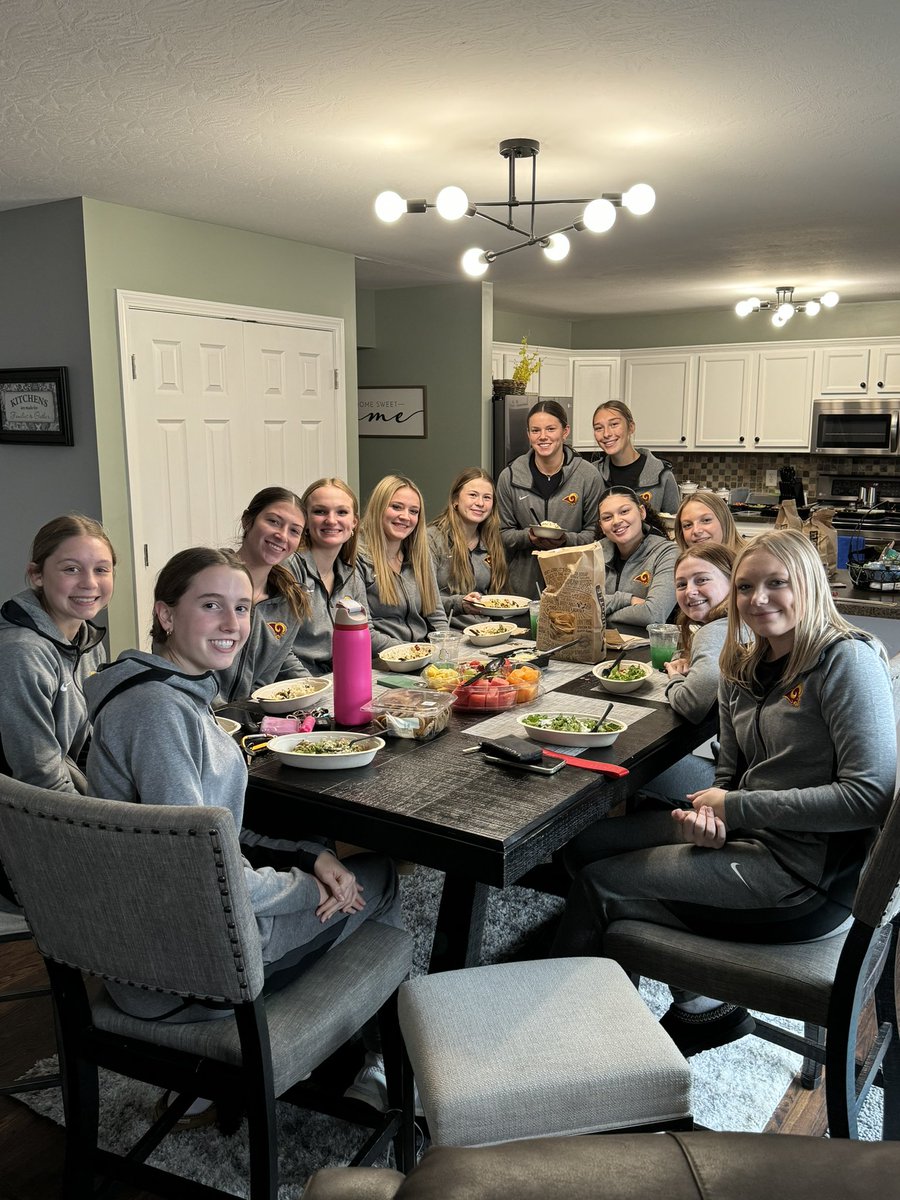 Team dinner!!@RossLadyRamsBB