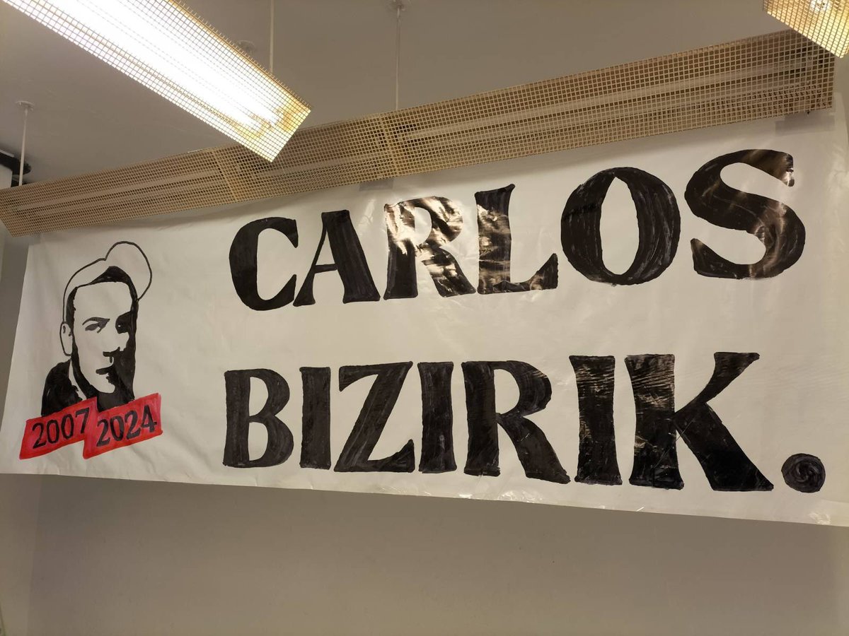 Kontseilua_Bur's tweet photo. Andoainen elkartu gara gaur Madrilgo mugimedu antifaxistaren haritik, faxismoaz eta honen aurrean antolatu beharreko mugimendu antifaxistaz hitz egiteko.

Faxismoari aurre egin! https://t.co/ezXk3ezcae
