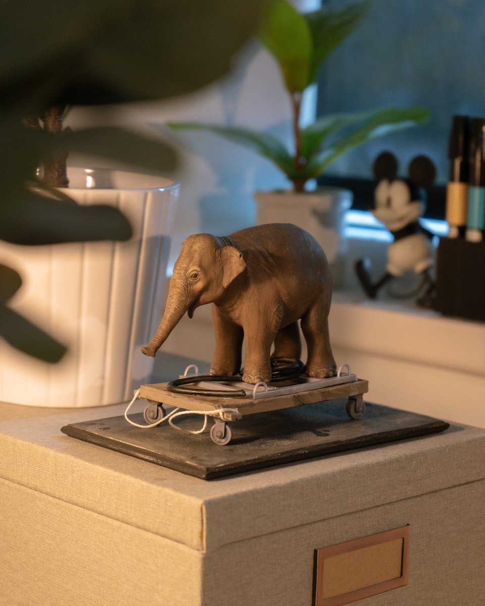 imagineeringdis's tweet image. This is the perfect addition to my office. The craftsmanship of @WFDaveEnsign is unreal. He and I used to work together on Jungle Cruise animatronics at Magic Kingdom. Man, I miss that.
Order yours today!!! one-man-wed.storenvy.com/products/36842…