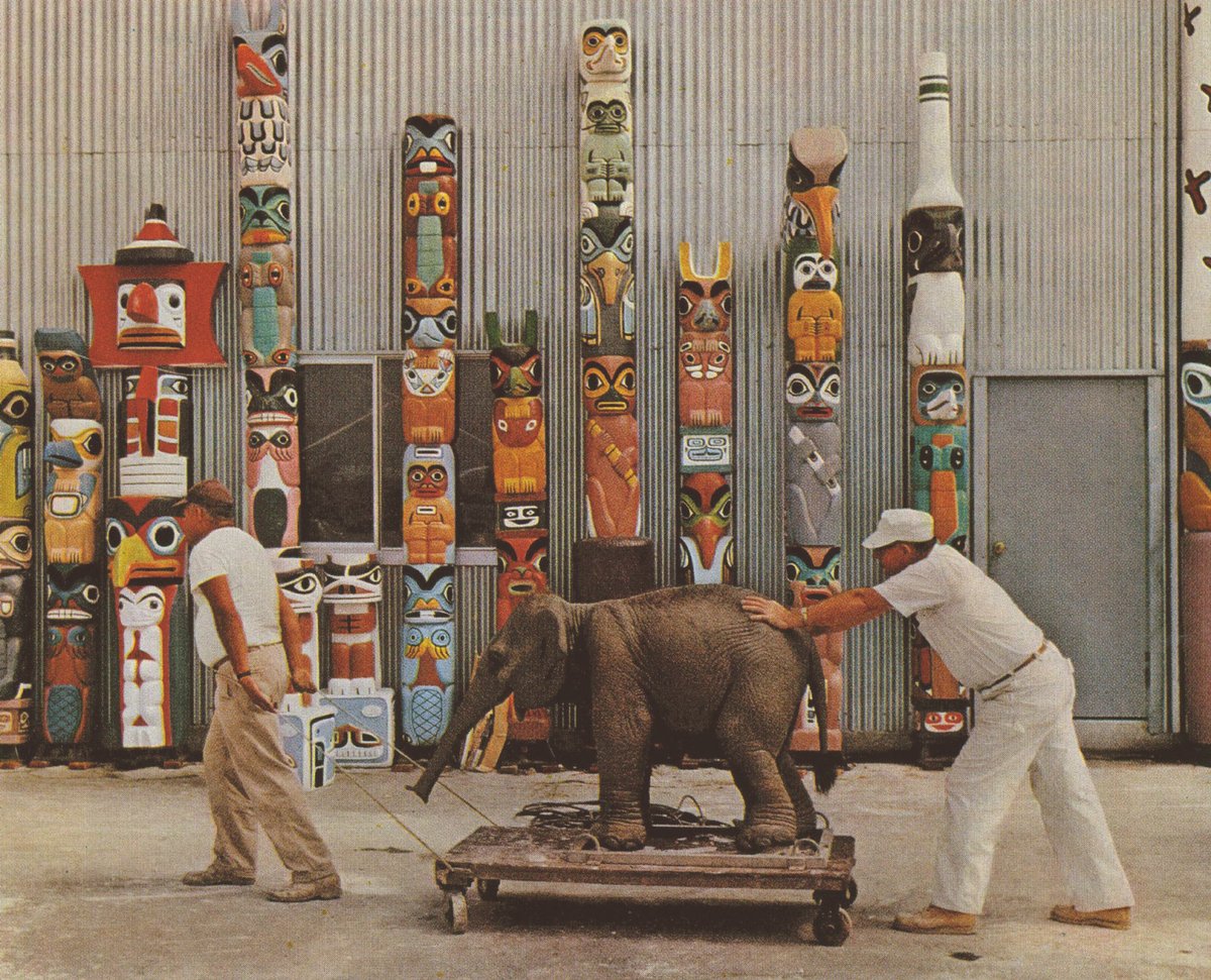 imagineeringdis's tweet image. This is the perfect addition to my office. The craftsmanship of @WFDaveEnsign is unreal. He and I used to work together on Jungle Cruise animatronics at Magic Kingdom. Man, I miss that.
Order yours today!!! one-man-wed.storenvy.com/products/36842…