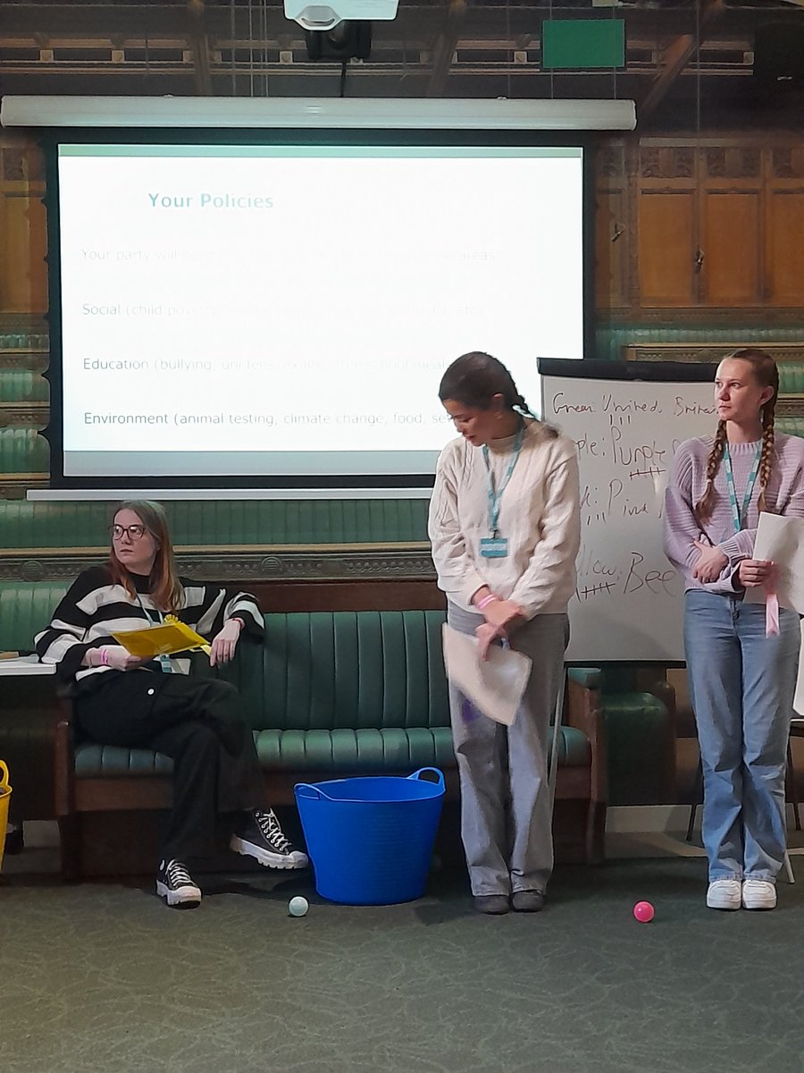 From royal history to political power, students visit Westminster Abbey and the Houses of Parliament.

Headlines this week:
✨Year 10 visit University of Oxford
✨Exam certificates
✨Year 7 visit Nottingham Trent University
✨And more!

Read more: bit.ly/4i2MkjZ