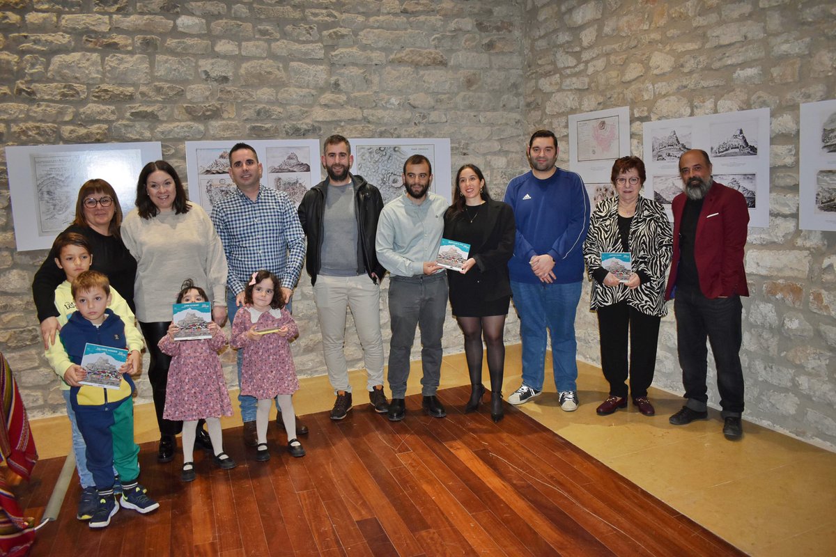 Enhorabona a Reviscolem El Ring, Forn Vitorino, Tallers Honorio i Lourdes Marín, guanyadors dels XXII Premis Els Ports Ràdio de la Festa del Comerç!
🛍
#Morella #Cinctorres #ElsPorts #Castelló #ComunitatValenciana