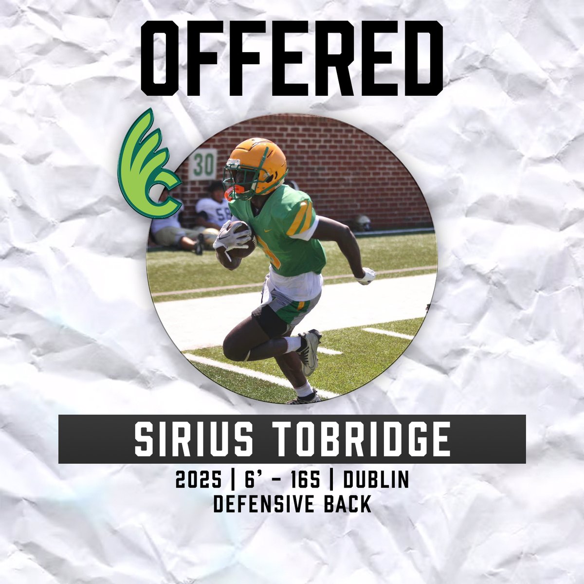 CoachGreenway's tweet photo. Congratulations to these 3! make sure to check out these uncommitted seniors!

6'165 DB @SiriusTobridge 
6'2 215 LB @BrayWilliamson 
6'2 238 DE @Bjsteele12 

@RecruitGeorgia https://t.co/Rq1lOUlWJA