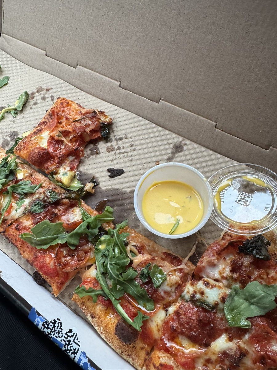 Djbigrel's tweet photo. @andpizza I would never come back 
 Yall prices are too high.  Need to go back to unlimited. This pizza was horrible 
 Definitely for this high a$$ price https://t.co/Eox2M0V0wS