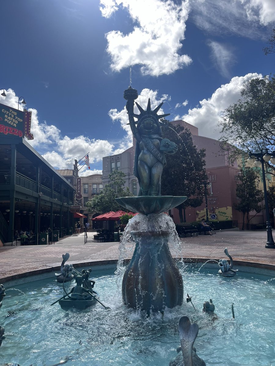 Theme Park Corner tweet media