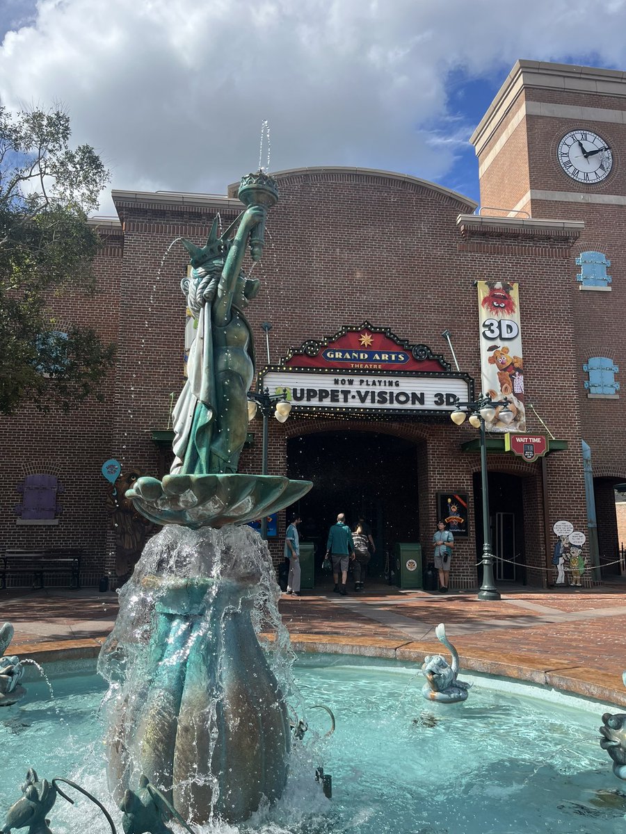 Theme Park Corner tweet media