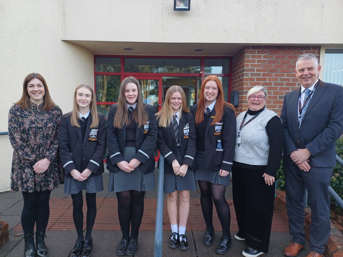 MarkethillHS's tweet image. @ABPAngusYouth finalists and the owners of 5 calves! Autumn, Ellie, Natasha &amp;amp; Rachel, you are incredible!
Delighted for Mrs Greer &amp;amp; Mrs Winter too.
#mhs #mindheartsoul #thisishowwedoithere 🎉