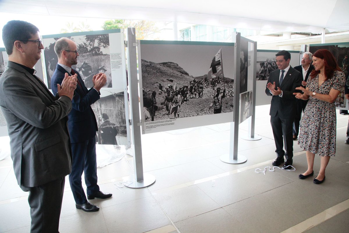 CICR_ve's tweet photo. Junto a la Embajada de Suiza en Venezuela y la @CruzRojaVe, ayer conmemoramos el 75° aniversario de los Convenios de Ginebra con un conversatorio sobre DIH y la inauguración de una exposición fotográfica que estará abierta al público en los espacios de @enlaucab. https://t.co/CCbw9cTKD1