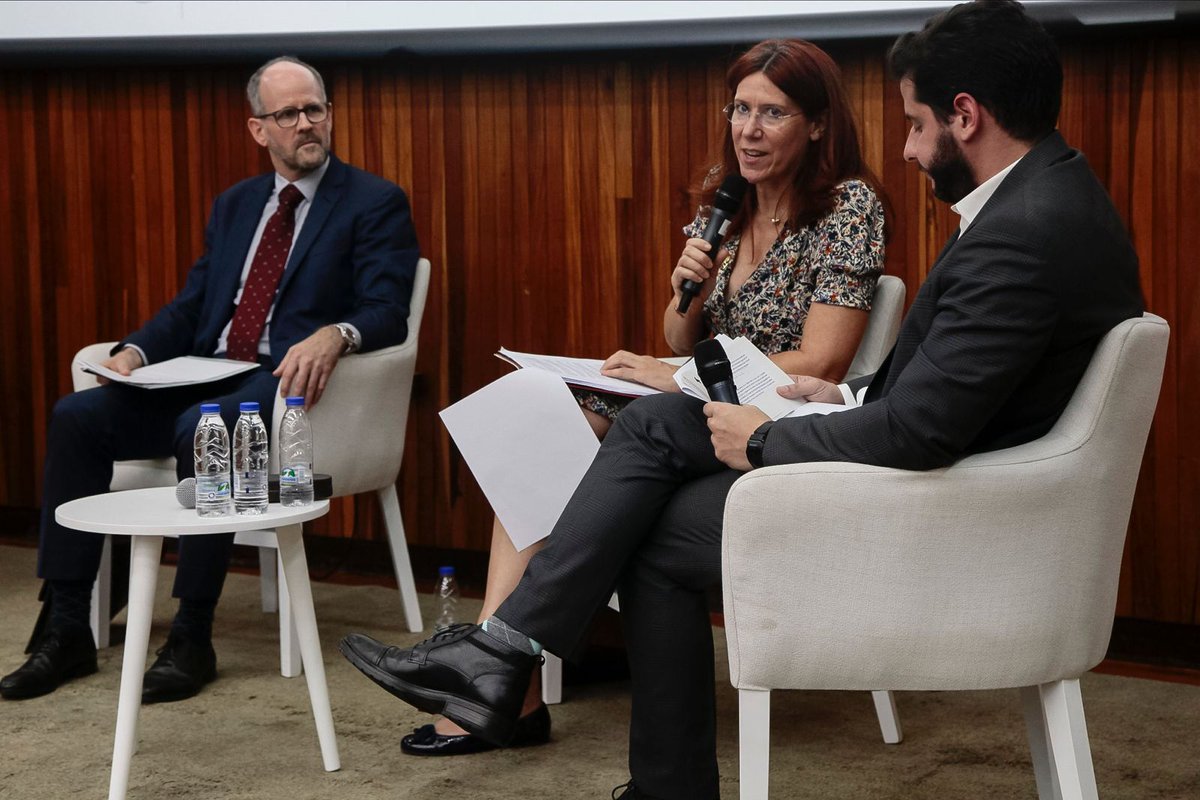 CICR_ve's tweet photo. @CruzRojaVe @enlaucab Esta iniciativa conjunta permitió a los asistentes apreciar una muestra gráfica de la importancia de los Convenios de Ginebra, así como reflexionar sobre las consecuencias humanitarias de los conflictos armados y el papel de los Estados en el cumplimiento del DIH. https://t.co/9CMrTtwqqq
