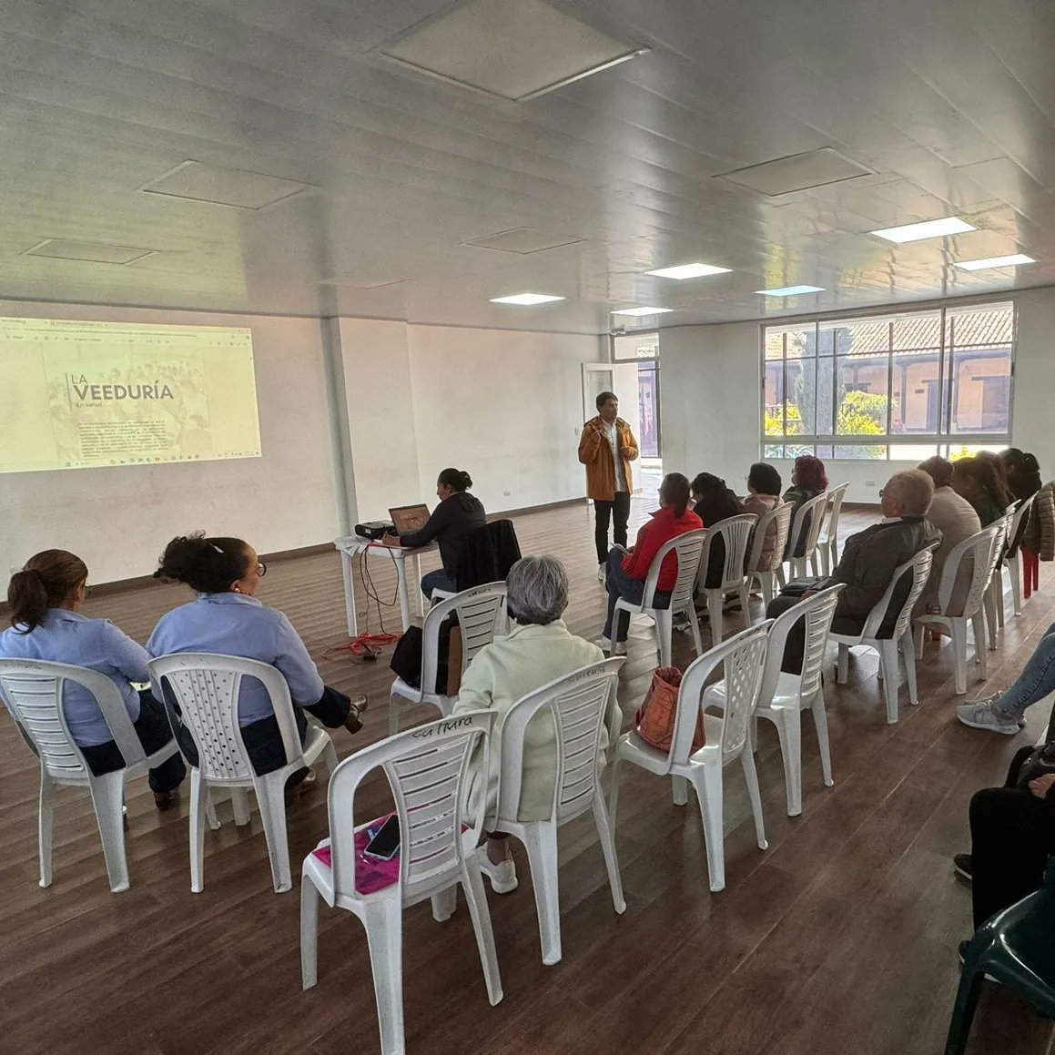 HospitalUbate's tweet photo. Con la presencia de la @SecSaludCundi, veedores en salud y miembros de la Asociación de Usuarios de nuestro Hospital así como funcionarios de la @AlcaldiaDeUbate, se realizó la capacitación en Defensoría del Usuario liderada por nuestro equipo SIAU y @CundinamarcaGob https://t.co/WhtnpeccLR