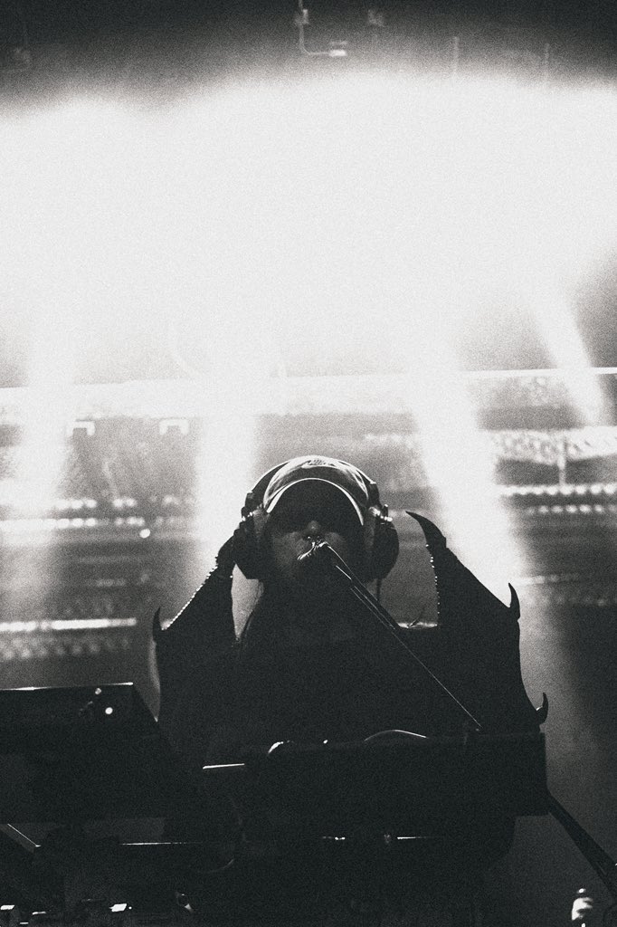 x - alice tweet media