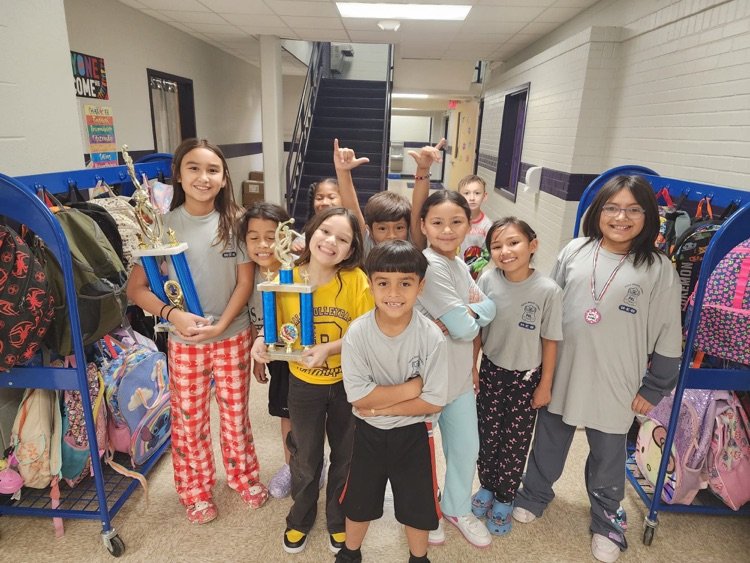 PeralesESchool's tweet photo. We had such a fun week here at Perales! Thank you parents, teachers, and staff for supporting our little 'runners! https://t.co/4Nks7wuOJs