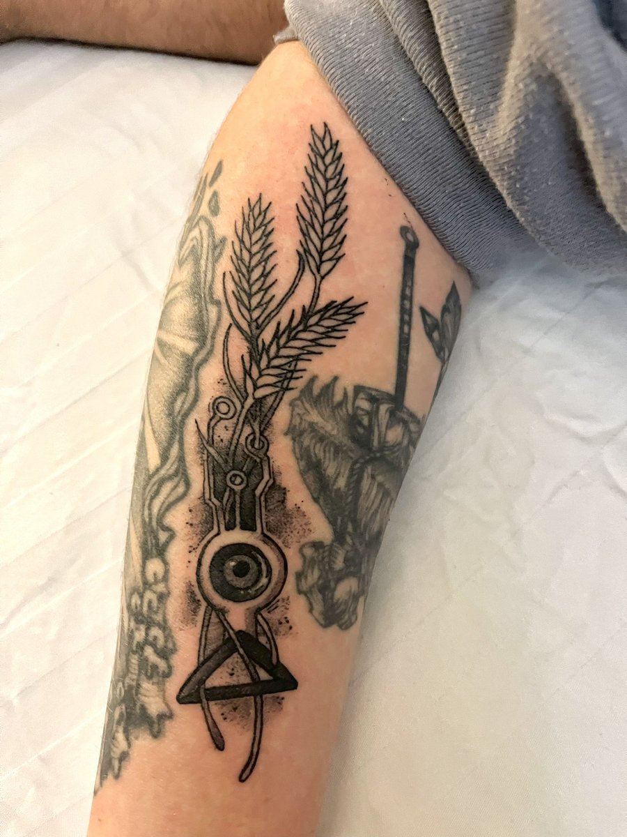 Yogurt_Fluff's tweet photo. Another @SupergiantGames tattoo to add to the collection 🌾 https://t.co/SS4xvNdCnD