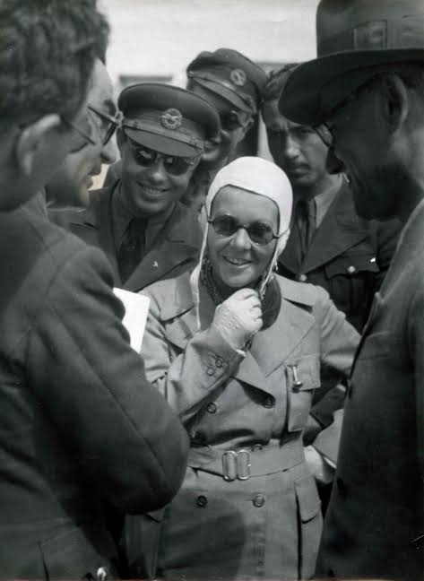 Dünyanın ilk kadın savaş pilotu, Cumhuriyetin ve Türk kadınının gururu Sabiha Gökçen'i saygıyla anıyoruz.