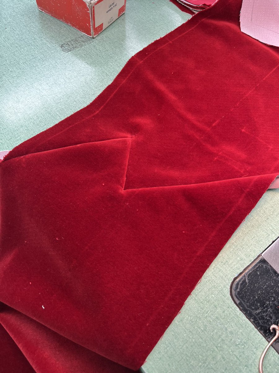 Hanging by a Thread 🧵🪡 tweet media