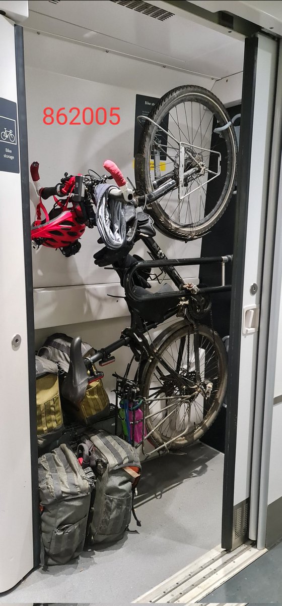 allotment97's tweet photo. @AvantiWestCoast there is different clearance on bike hanger brackets on similar trains

today's 17:32 CTR-CRE 862013 unable to hang bike

same space Tuesday's 16:45 CRE-LLJ 862005 it was easy

please ensure these bike spaces are consistently usable!

check hanger length https://t.co/F1JSeK7rGU
