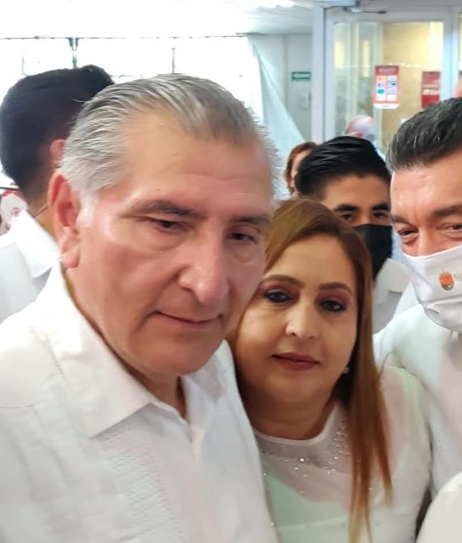 GabyCoutino's tweet image. En #ElParral #Chiapas los trabajadores del ayuntamiento no cobraron la #Quincena. Se enojaron, pero dispuestos a ponerse la camiseta y esforzarse por el desarrollo de la comuna. Pero, resulta que la alcaldesa reelecta de @PartidoMorenaMx Elvira Castañeda que presume protección…