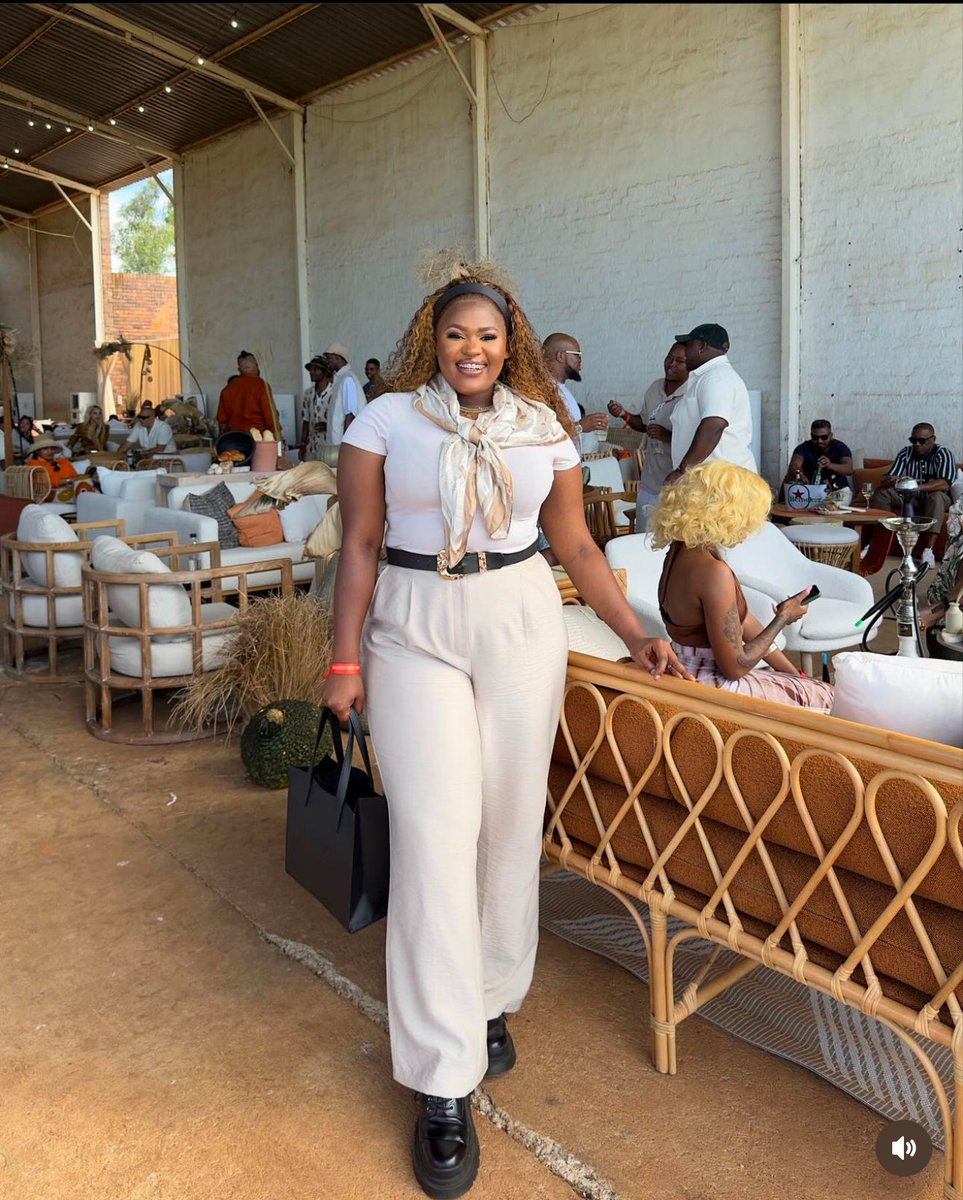 MandzNotHot's tweet image. This aesthetic is growing on me