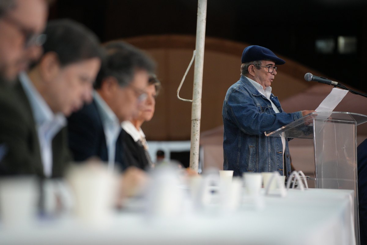 CsiviComunes's tweet image. En el acto de público del #8voAniversario del #AcuerdodePaz, @TimoComunes, presidente de @ComunesCoL, reiteró la importancia de avanzar en la implementación integral del Acuerdo firmado, un referente mundial en la búsqueda de la paz y un compromiso de todos. #FirmesConElAcuerdo